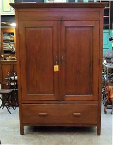 scaffali in inglese armadio in legno di teak stile inglese f8105 orissa scaffali in inglese armadio in legno di teak stile inglese f8105 orissa