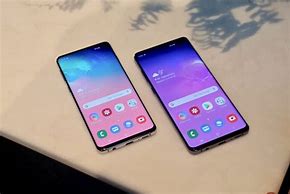 Image result for iPhone 10 vs Galaxy S10