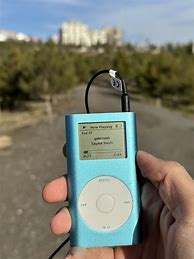 Image result for iPod Classic Screen with Taylor Swift Pictures