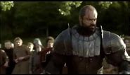 Game of Thrones : Horse gets its Head Cut-off