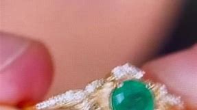 18K Yellow Gold Emerald Ring with Diamonds | Al shah e hamdan jewelry الشاہ حمدان جیولری