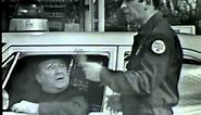 VINTAGE 1960s DON ADAMS TEXACO AD - HELPING THE CRIMINAL GET AWAY, BY SERVICING THE SHERIFF'S CAR