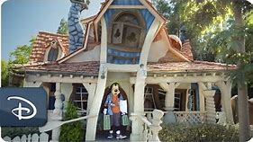 Goofy in The Art of Vacationing | Disneyland Resort