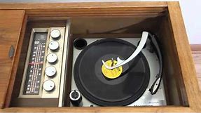 1965 Magnavox 2ST648 console, with 4 speed Micromatic record player 2/2