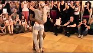 Baile kizomba Susie 'Dentu mi' letra español