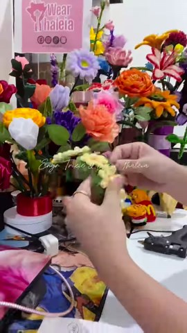 90K views · 668 reactions | Flower Headband Tutorial using Fuzzy Wire/Pipe Cleaner. Headband Tutorial Series(S1). #fypシ #crafter #craftsforkids #craftideas #headband #headbandsforgirls #hairclip #hairclips #craft #craftersgonnacraft #diy #craftersoftiktok #headbandtutorial #craftersoffacebook #craftersofinstagram | Wear Thaleia | Facebook