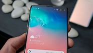 How to use the 'Edge lighting' feature on a Samsung Galaxy S10, which replaces your notifications with customizable, light-based alerts