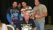 🤼‍♂️KiDface Autographz🤼‍♂️ presents MEETING WWE HALL OF FAME LEGEND RIC FLAIR AT FRANK AND SON 🎞📺®️