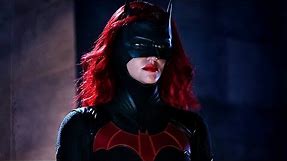 Batwoman 1x03 Kate gets a new Batwoman Suit