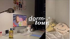 dorm tour 🌿💌 | aesthetic desk setup + dorm essentials