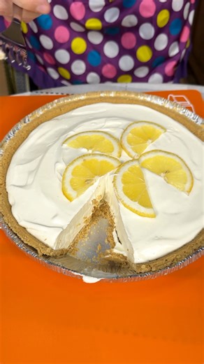 321K views · 2.5K reactions | No bake lemon treat Kyra makes an easy pie with lemonade concentrate and cool whip. | Kyra Dawn | Facebook