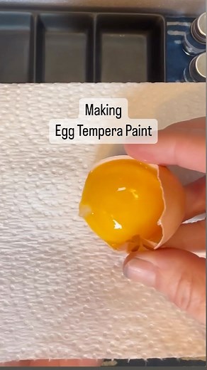 This was my first time making egg tempera and I ✨LOVED✨ it. The paint dried with a satiny smooth finish and the pigments simply melted into the yolk. No mulling required. There was something very satisfying about this process. And this is a LOCALLY sourced binder. Gum arabic (that I use a lot!) is definitely not a local ingredient. Either is the cochineal (seen in a few vids) but in the future, I can paint with 100% local paint materials. This excites me! *next time I’ll add less liquid & more y