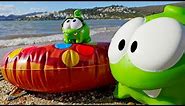 Om Nom Explores the Seaside: Toy Adventures