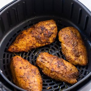 NEW Recipe - Air Fryer Chicken Shawarma is a flavorful marinated chicken wrap. Naan bread or pita bread is perfect for this delicious sandwich. No bread at all? Turn this into a delicious chicken shawarma salad over romaine lettuce. Either way, top it off with the tomato-cucumber salad and drizzle the tahini sauce over top. See I love that we can adapt these days! ☺️ NEW Recipe on website >>> http://ow.ly/m15v50yY05h | Blue Jean Chef