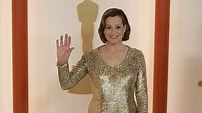 Sigourney Weaver is a Golden Goddess at the 2023 Academy Awards