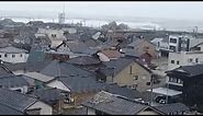 Japan tsunami waves after earthquake | Raw video