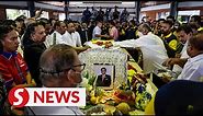 Samy Vellu cremated after emotional farewell