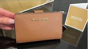 Кошелёк MICHAEL KORS Medium Crossgrain Leather Wallet (luggage)