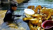 I went diving to search for treasures and found that 50 meters underwater were all gold treasures