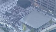 Massive crowd lines up for new Chicago Apple Store