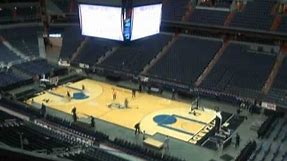 Verizon Center transforms from hockey rink to basketball court