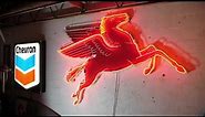 Neon Mobil Pegasus Sign