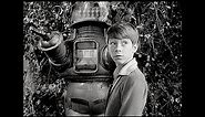 Will Finds a Robotoid | Lost In Space (1/14)