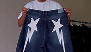 Tutorial wie macht man eine y2k Bape Jeans. Wie findet ihr das Ergebnis? ✌🏾 #diy #diyclothing #diyproject #upcycling #y2k #y2kaesthetic #y2kjeans #y2kfashion #y2koutfits #y2kstyle #y2kjeansbrands #baggyjeans #diyjeans #tutorialjeans #jeans #baggy #baggyclothes #baggypants #baggyoutfit #fashion #mode #style #streetwearde #deutsch #sneaker #sneakers #bape #abathingape #bapejeans #bapesneakers #2000s #trends2022 #wintertrends2022 #2000sthrowback #winterklamotten