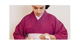 How to Wear a Kimono: With Step-by-Step Pictures and Video