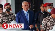 Najib’s daughter brings son to KL court