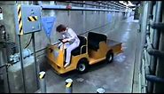 Austin Powers - Making a three point turn with the luggage cart