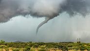 From Blue Sky to Tornado - Incredible TIMELAPSE of Tornadogenesis