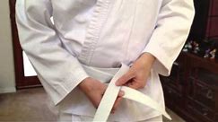How to correctly tie a karate belt