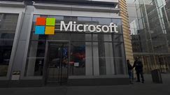 Microsoft ra mắt dòng máy tính Surface mới sử dụng chip AI