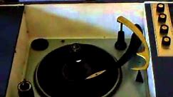1962 Magnavox All-Transistor Portable Stereo Record Player (Vinylrecordsneverdie)