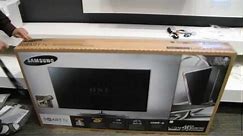 Samsung UN46D7000 Ultra Slim 46" LED HDTV Unboxing & First Look Linus Tech Tips