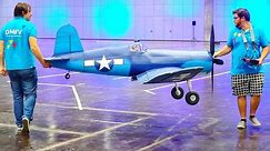 GIANT SUPER LIGHT F4U CORSAIR RC INDOOR 1:4 SCALE MODEL WITH FOLDING WINGS