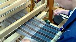 手織り機の実演