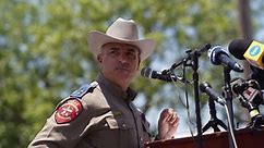 Texas police struggle to explain response to school shooter