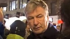 Alec Baldwin, implicat într-o altercație la un miting pro-palestinian din New York. Actorul a fost escortat de poliție (VIDEO) - B1TV.ro