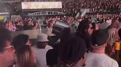 JAY-Z, Offset & Kris Jenner dancing at Beyoncé's show 😎