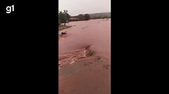 VÍDEO: Barragem transborda em Indaiabira