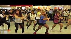 Gangnam Style Flashmob at Square 2 (Singapore)