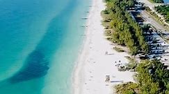 📸 @visit_bradenton 😍😍😍😍 #beach #florida #annamariaisland #bradentonbeach #coquinabeach #vacation #paradise #manatee #sarasota #islandlife #beachbum #travel #summer #sandbetweenmytoes #oceanview #beachporn #beachsunset #beachaddict #beachlife #sea #holmesbeach #lovetravel #annamaria #sealovers #seaview #bradenton #sarasota #lidokey | Anna Maria Island Beaches & Longboat Key