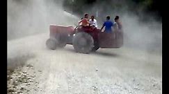 poludeli traktori BZ