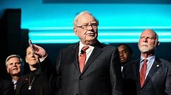 Warren Buffett Selling $8 Billion Worth Of Stock Raises Economy Crash Fears