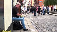 Playing Spoons in Dublin Ireland -- Awesome Street Performer