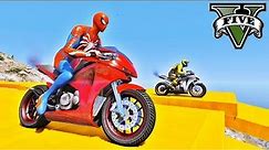 MOTOS na Rampa com Homem Aranha e Heróis! Desafio Saltos com Paraquedas - GTA V Mods - IR GAMES