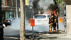 Une voiture prend feu dans le Village