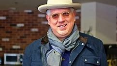 Glenn Beck's Hipster Scarf Becomes A Meme - video Dailymotion